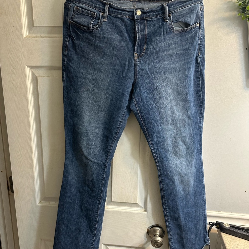 Old Navy Women's Straight Leg Jeans in Blue
